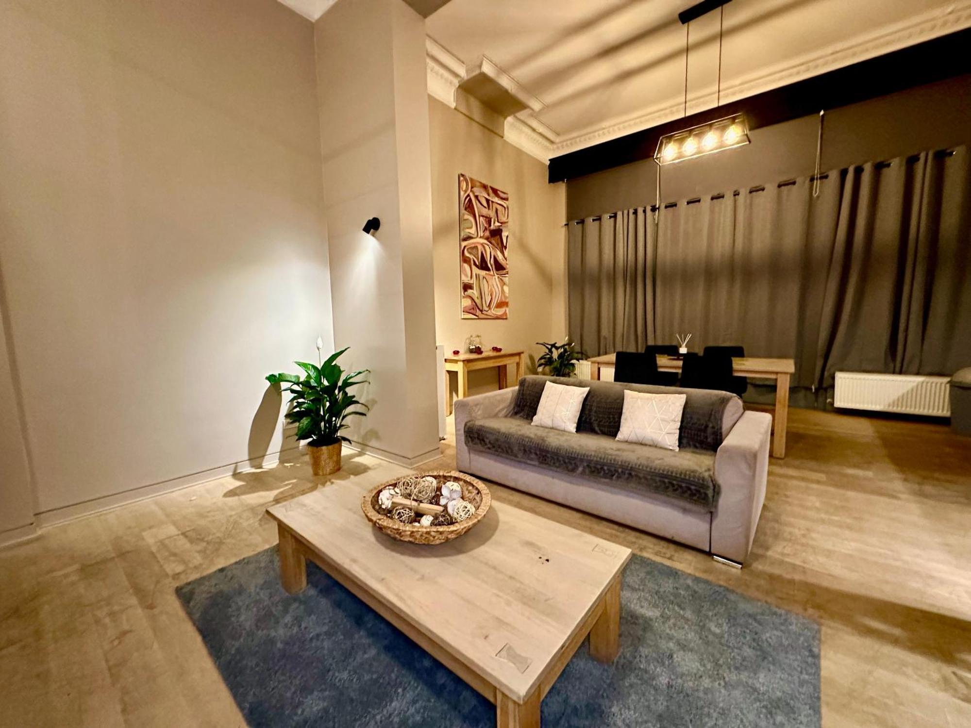 Luxury Suites Castel By Rikas Hotels Antwerpen Bagian luar foto