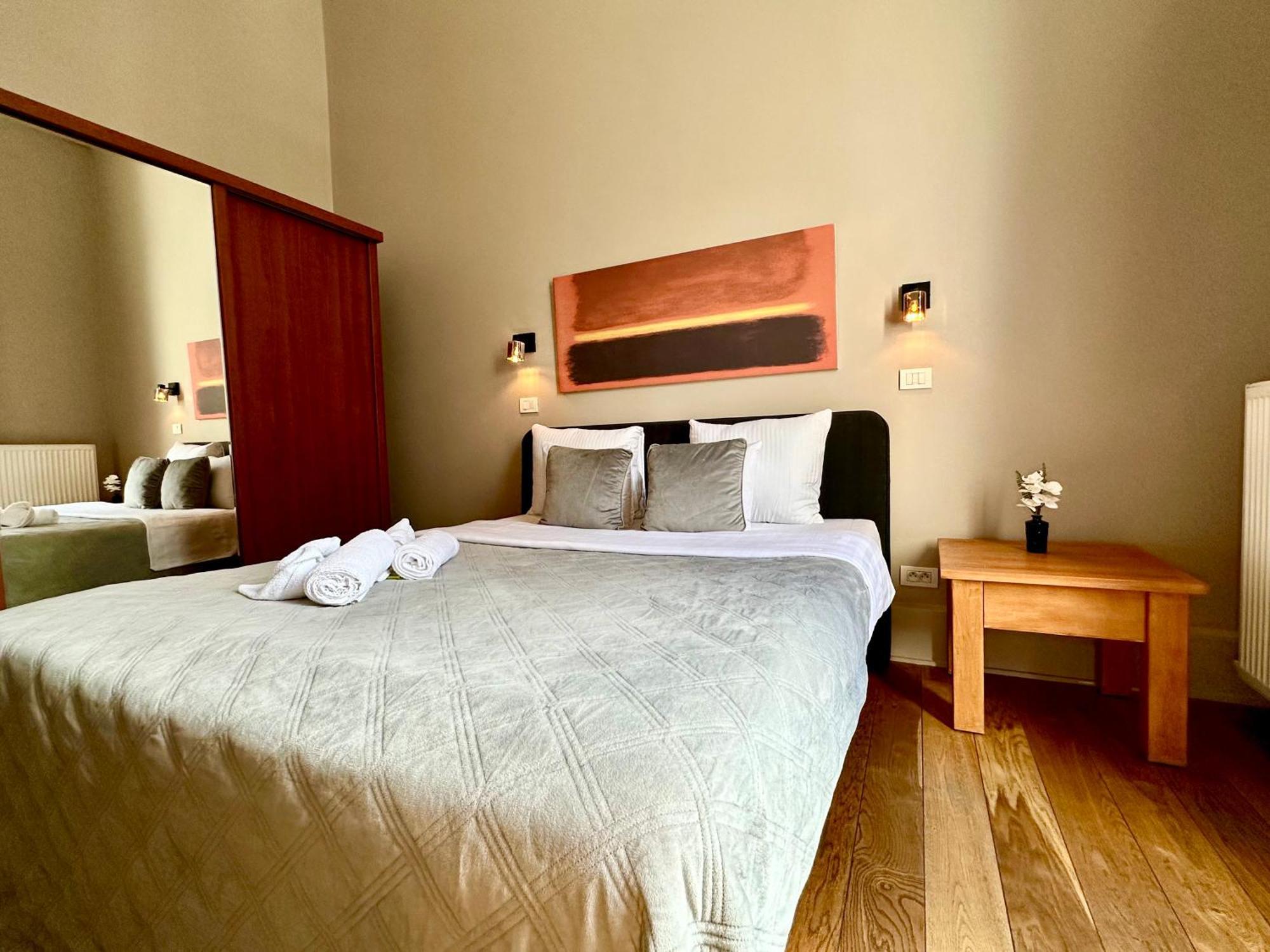 Luxury Suites Castel By Rikas Hotels Antwerpen Bagian luar foto