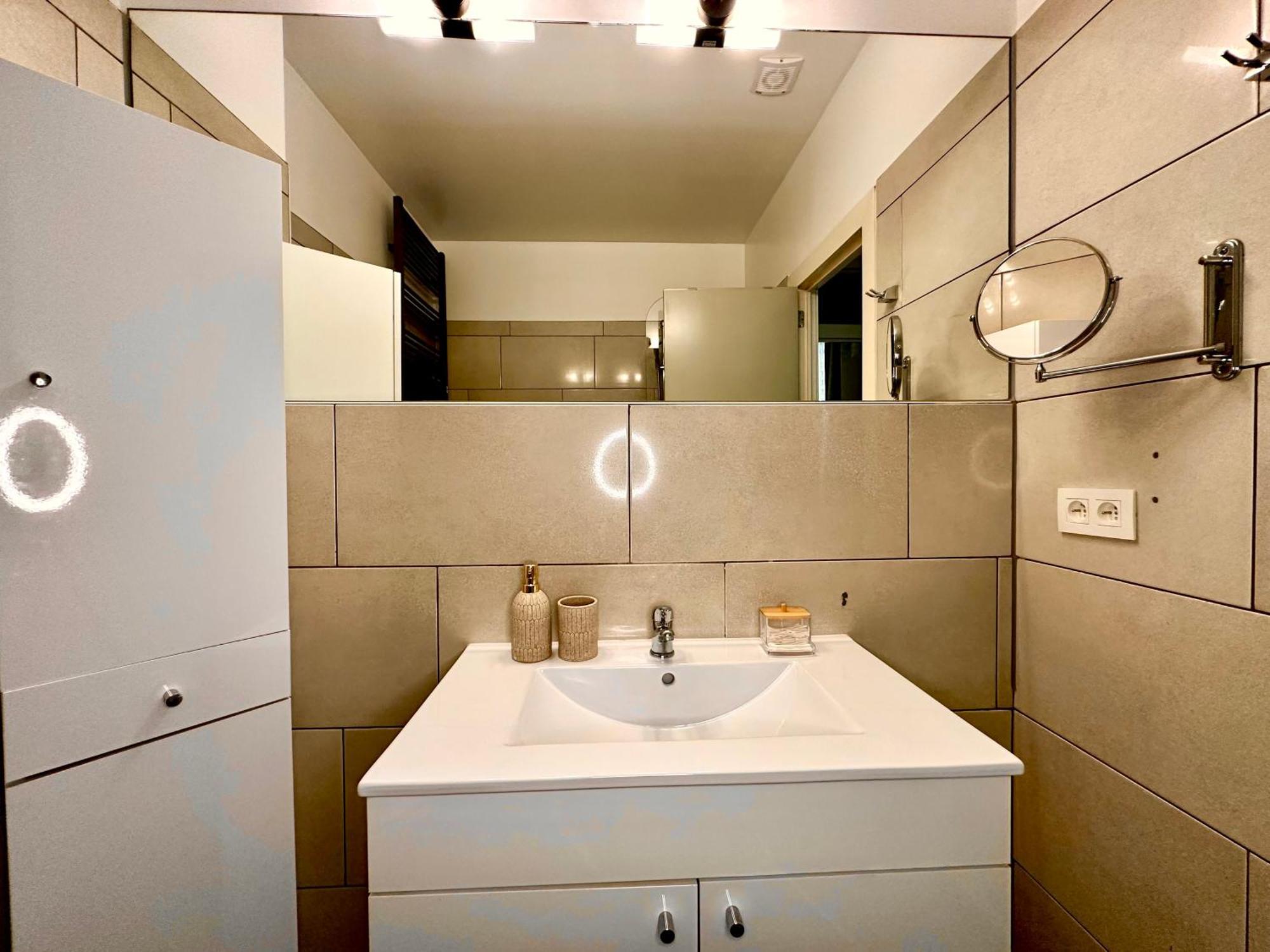Luxury Suites Castel By Rikas Hotels Antwerpen Bagian luar foto