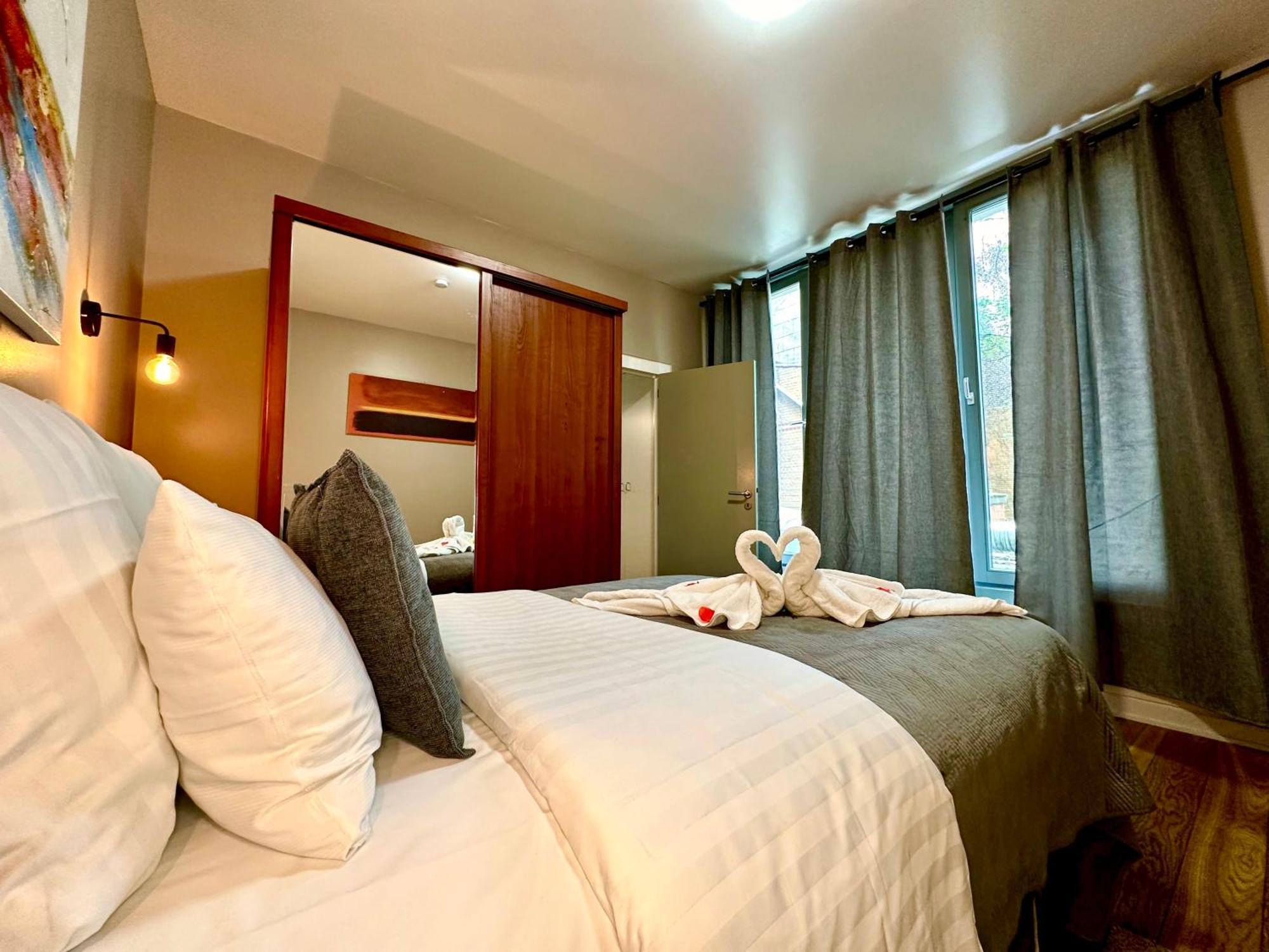 Luxury Suites Castel By Rikas Hotels Antwerpen Bagian luar foto