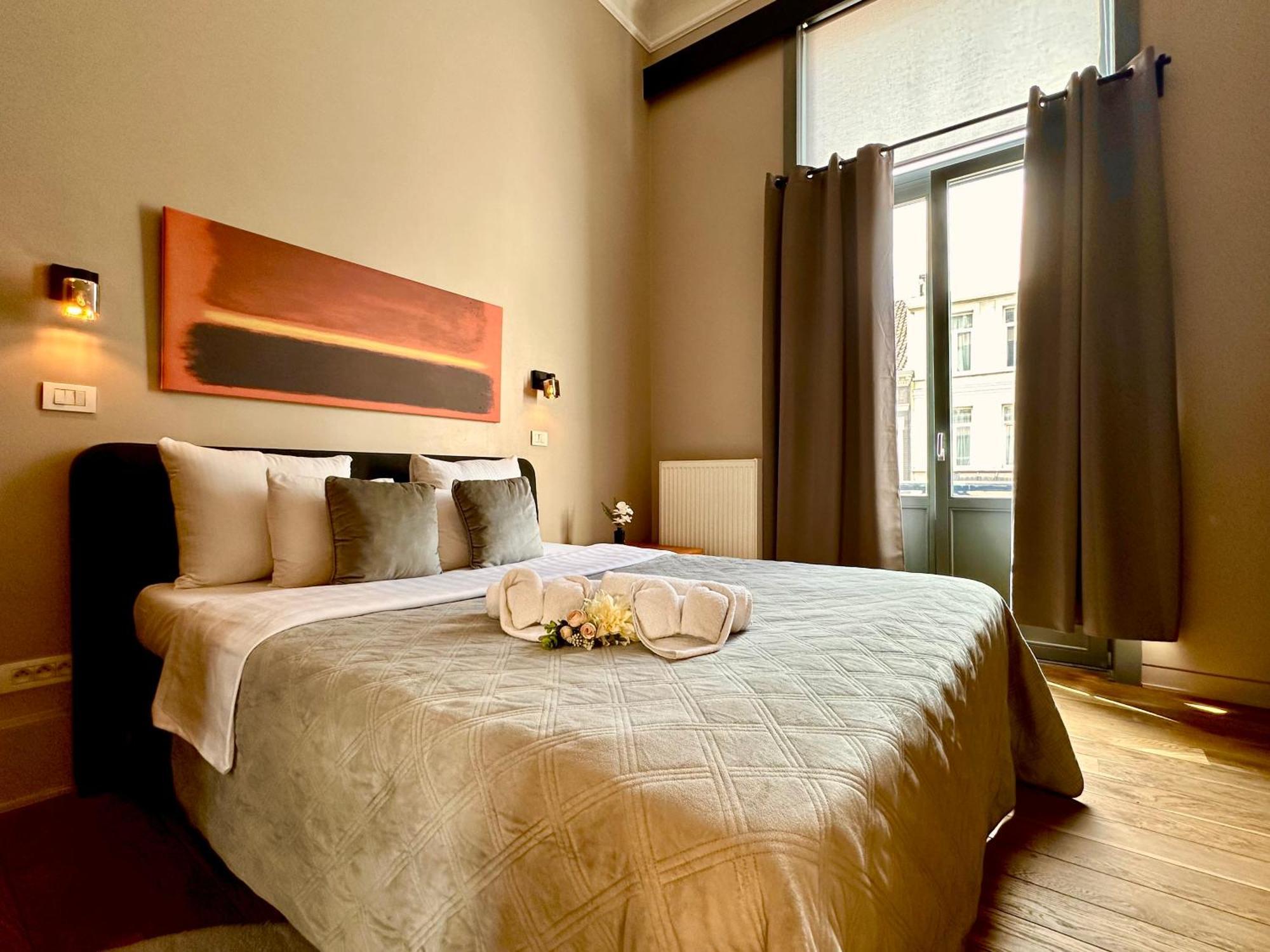 Luxury Suites Castel By Rikas Hotels Antwerpen Bagian luar foto