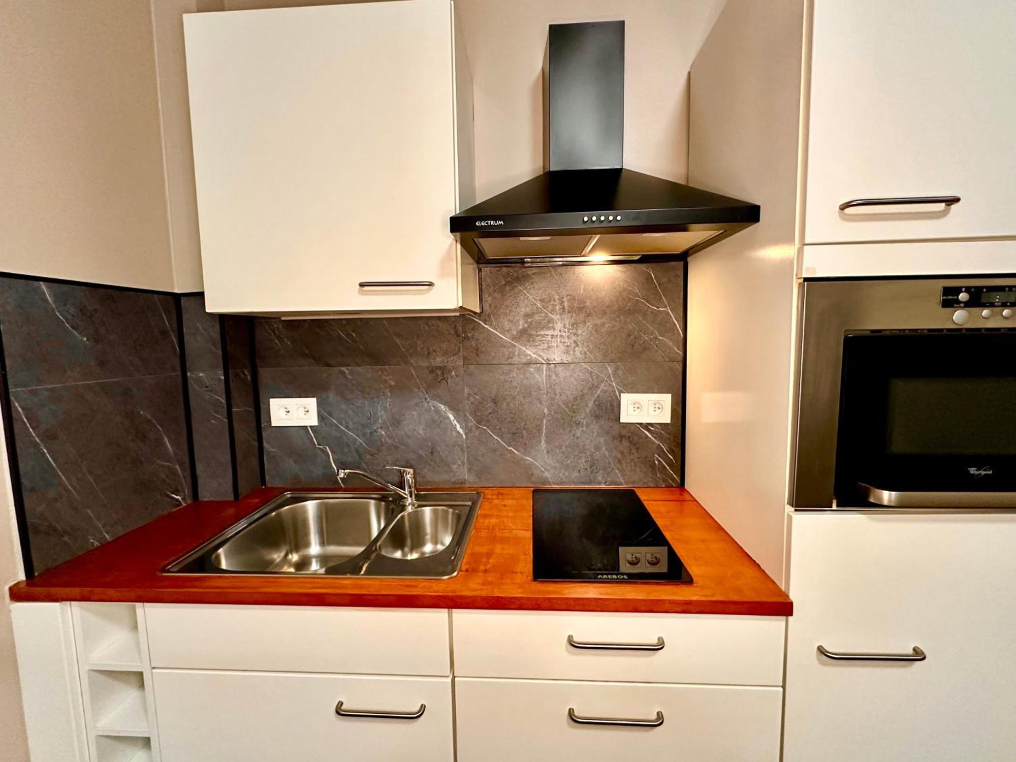 Luxury Suites Castel By Rikas Hotels Antwerpen Bagian luar foto