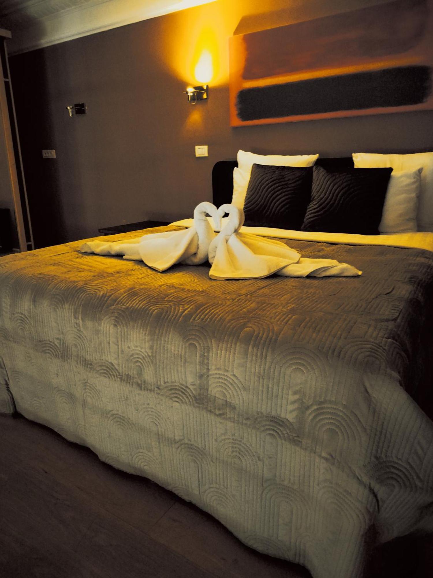 Luxury Suites Castel By Rikas Hotels Antwerpen Ruang foto